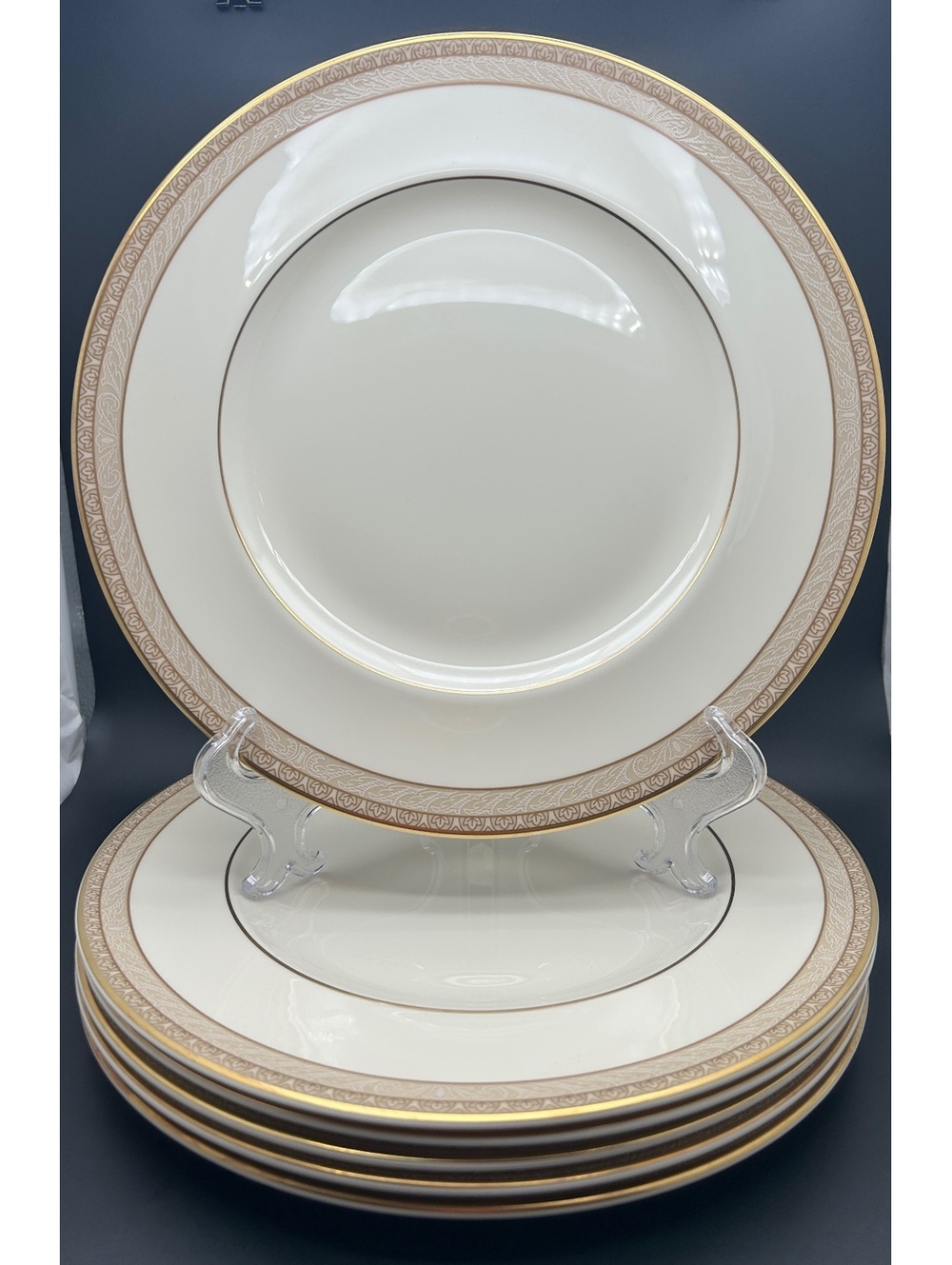 6 Royal Doulton “Toulouse” Dinner Plates- Like New